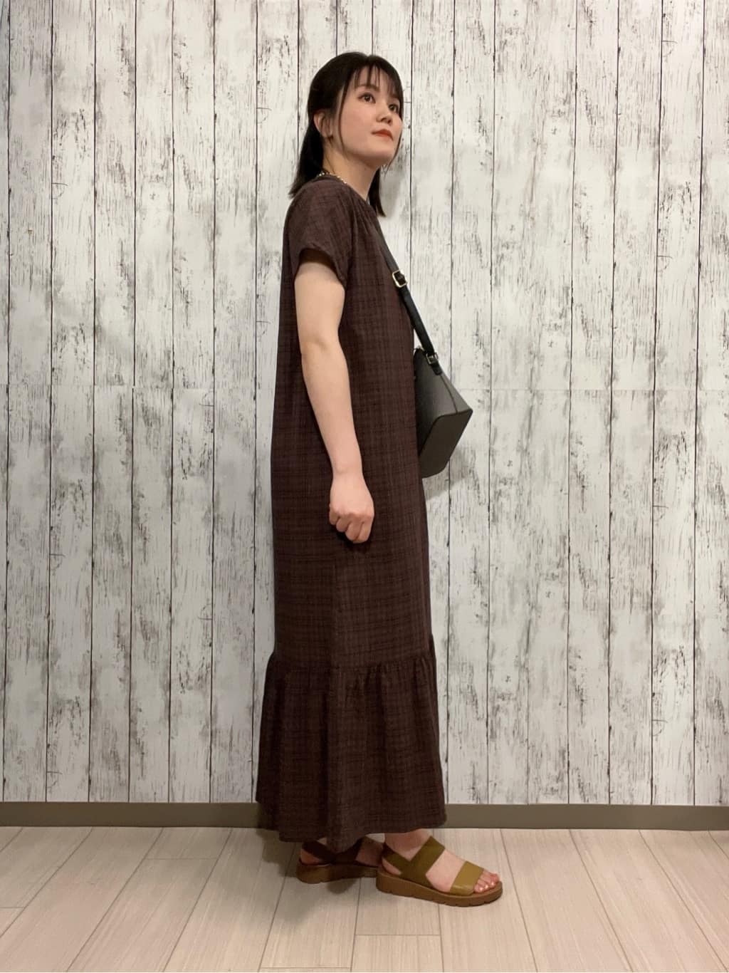 シカさんの「SHOO･LA･RUE｜アンクルゴムフラットサンダル」を使ったコーディネート