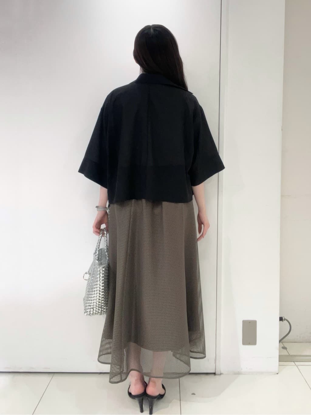 moeさんの「UNTITLED｜【前開き/洗える】ショート丈シアーシャツ」を使ったコーディネート