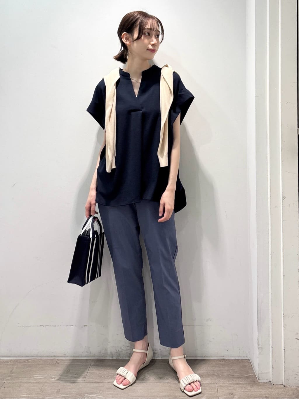 ぶまりんさんの「OPAQUE.CLIP｜麻混ハイストレッチイージースティックパンツ【洗濯機洗い可】」を使ったコーディネート
