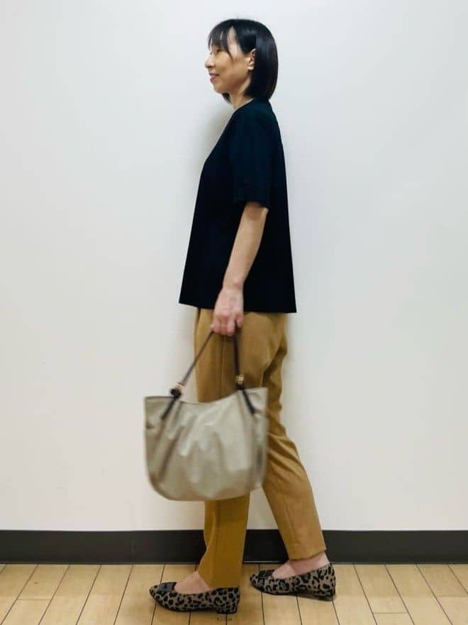 Riiさんの「Reflect｜【すっきり見え！長め丈／マシンウォッシュ可】スキッパーネックジャージトップス」を使ったコーディネート