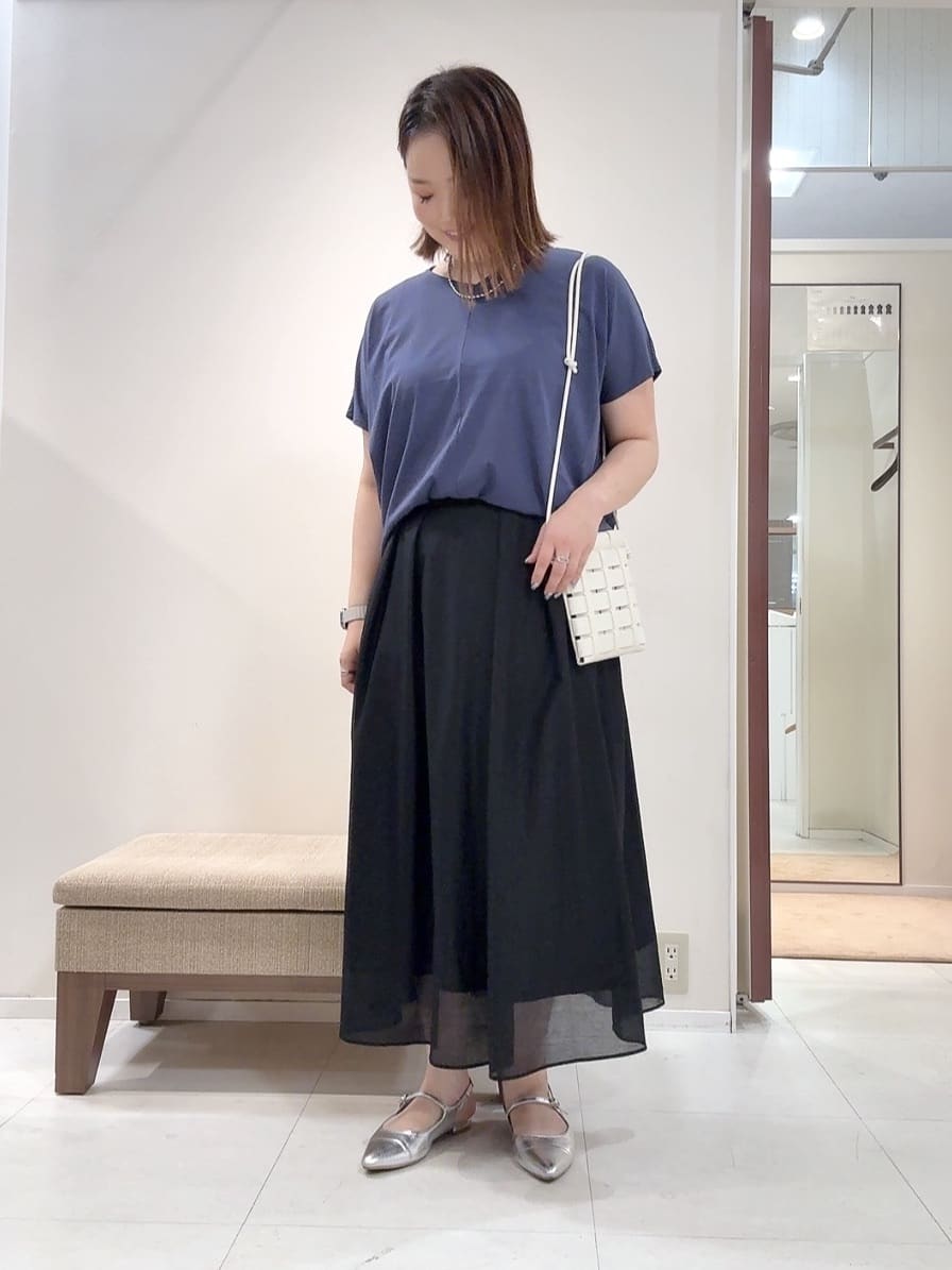 YUIさんの「UNTITLED｜【接触冷感/洗える】Vネックコットンプルオーバー」を使ったコーディネート