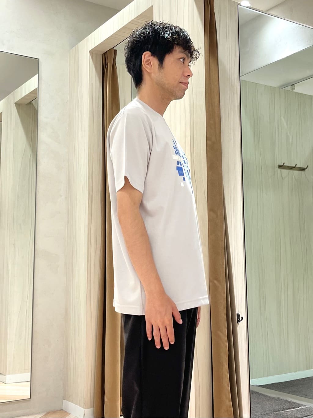 URAさんの「TAKEO KIKUCHI｜【COOL CITY WEAR】エアートール パンツ /接触冷感・通気性」を使ったコーディネート