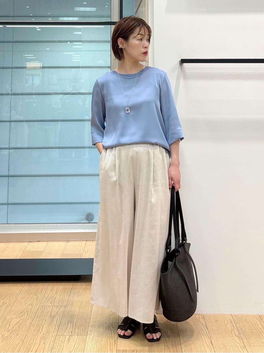 asamiさんの「INDIVI｜【洗える／清涼感◎】ワイドフレアパンツ／スカーチョ」を使ったコーディネート