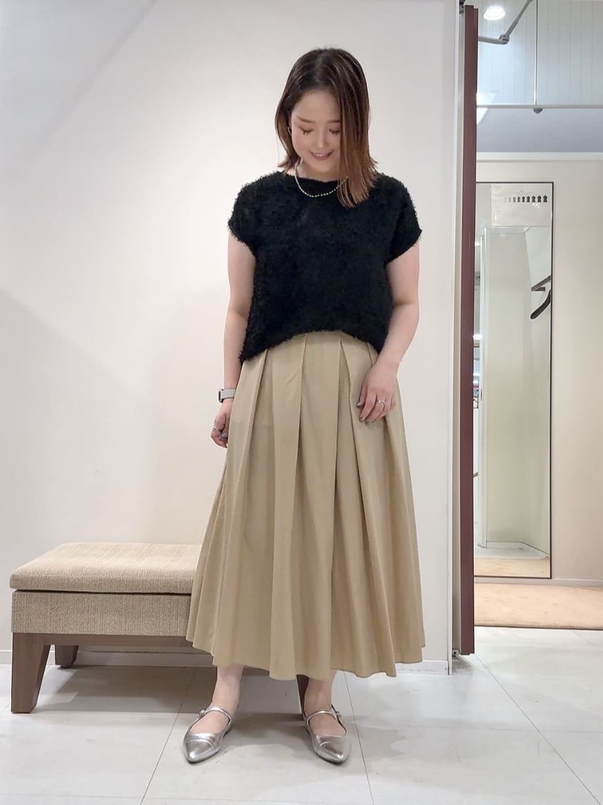 YUIさんの「UNTITLED｜【セットアップ可/洗える】フェザーフレンチスリーブブラウス」を使ったコーディネート