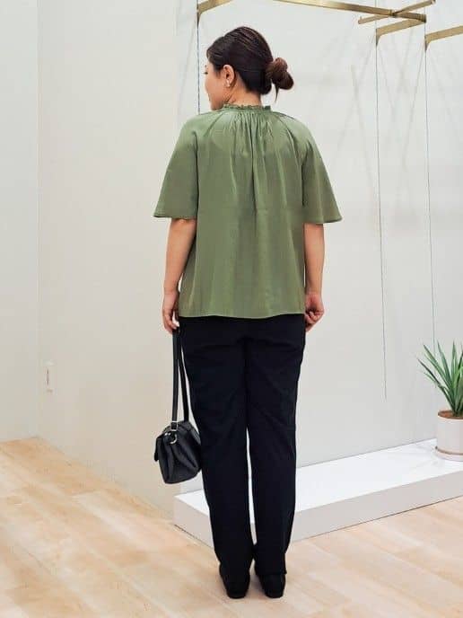 ふるさんの「grove｜キレイも動きやすさも　美脚見えハイパーストレッチパンツ」を使ったコーディネート