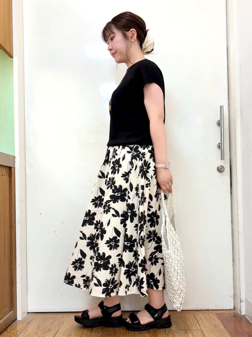 だいわさんの「SHOO･LA･RUE｜【洗える/S-LL/ひんやり】さらりと好印象　総針フレンチスリーブニット」を使ったコーディネート
