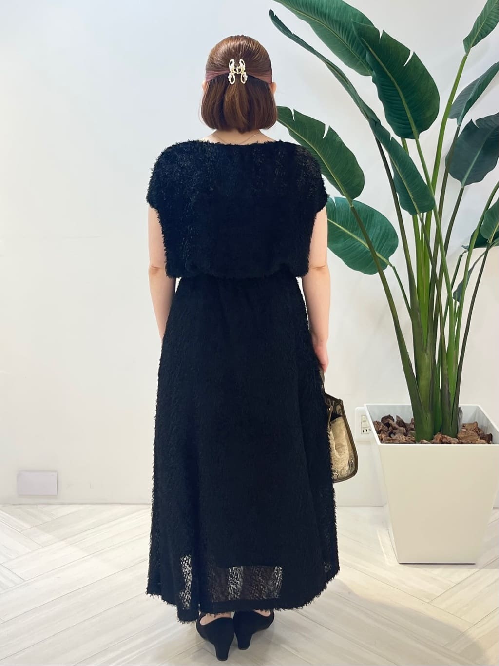 Tomoさんの「UNTITLED｜【セットアップ可/洗える】フェザーフレンチスリーブブラウス」を使ったコーディネート