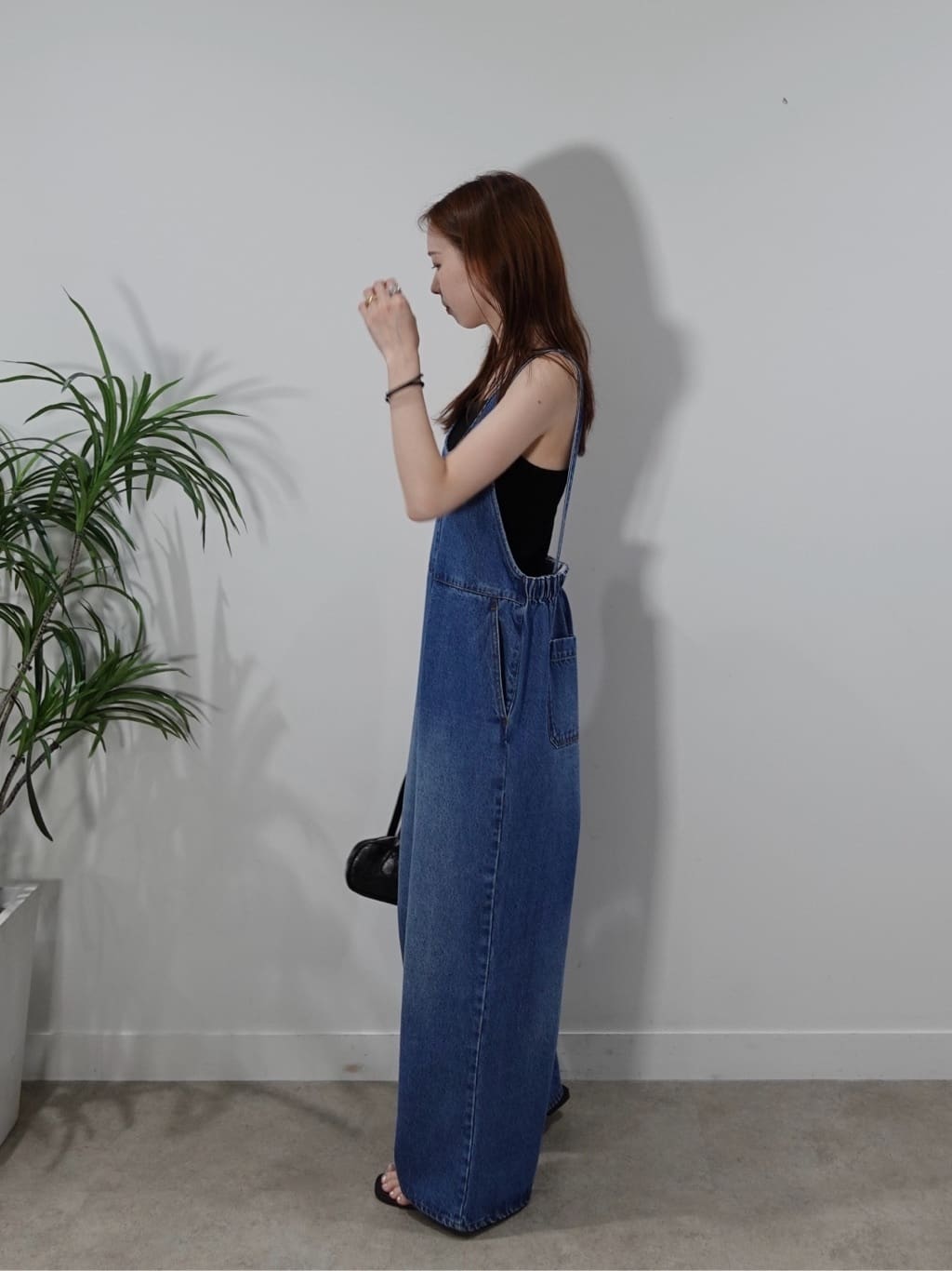 mitsukiさんの「INDIVI｜デニムサロペット」を使ったコーディネート