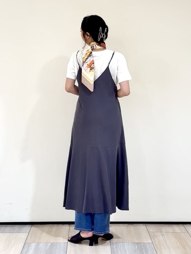 YUKAさんの「UNTITLED｜【洗える/肩紐調節可能】パウダーキャミワンピース」を使ったコーディネート