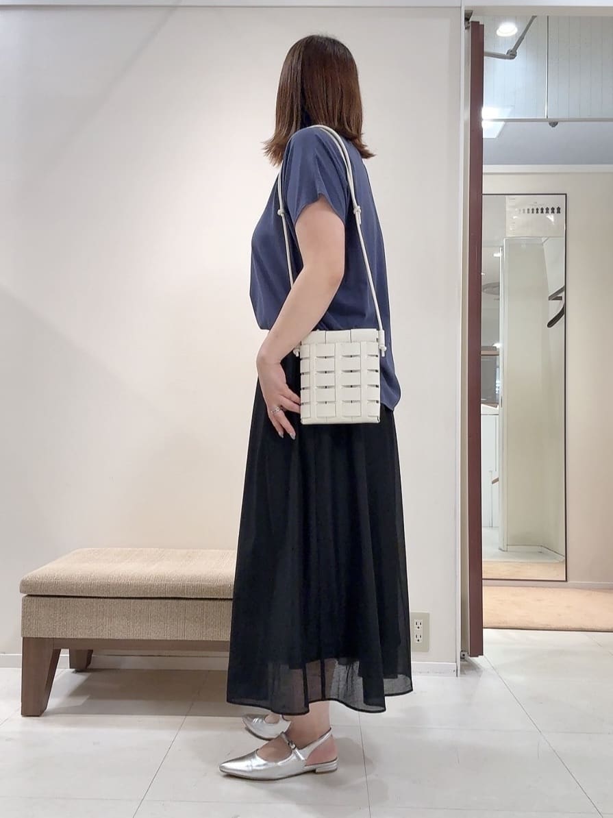 YUIさんの「UNTITLED｜【接触冷感/洗える】Vネックコットンプルオーバー」を使ったコーディネート