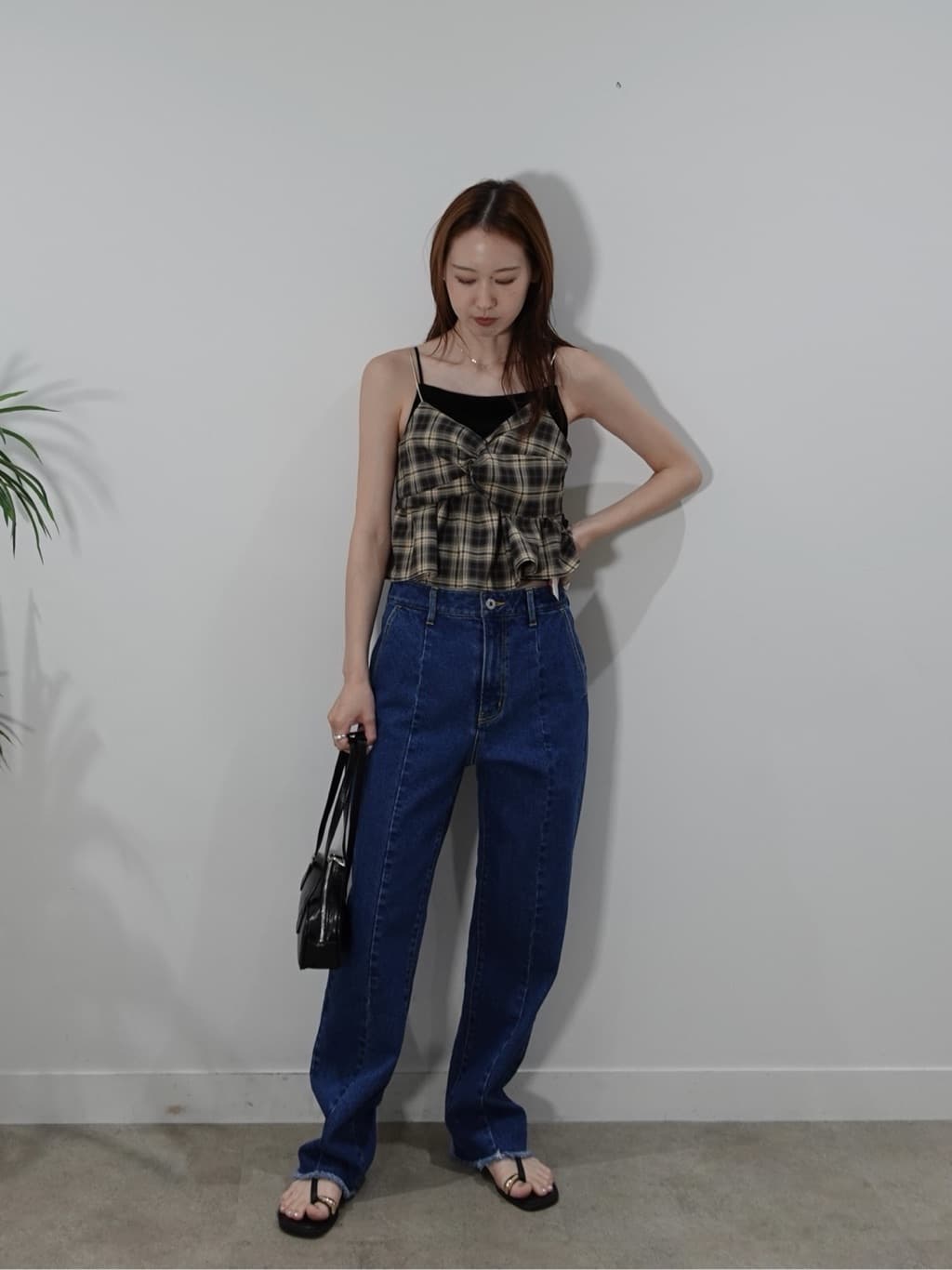 mitsukiさんの「INDIVI｜センターピンタックデニム」を使ったコーディネート