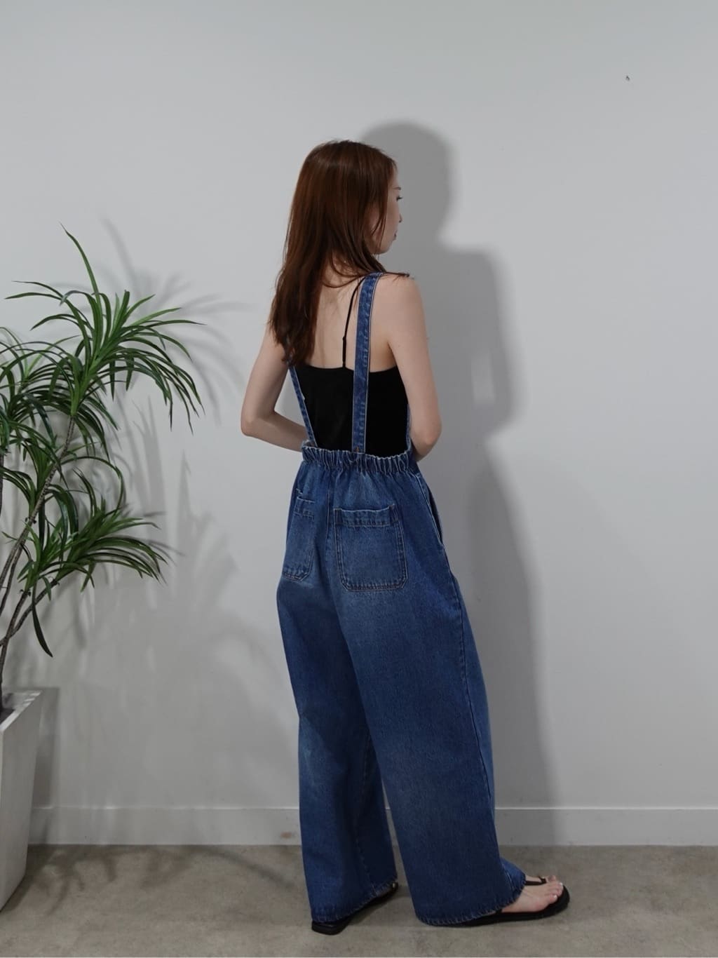 mitsukiさんの「INDIVI｜デニムサロペット」を使ったコーディネート