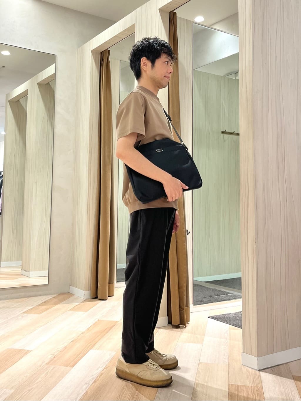 URAさんの「TAKEO KIKUCHI｜【抗菌防臭／5サイズ展開】ハイゲージポンチ Tシャツ」を使ったコーディネート