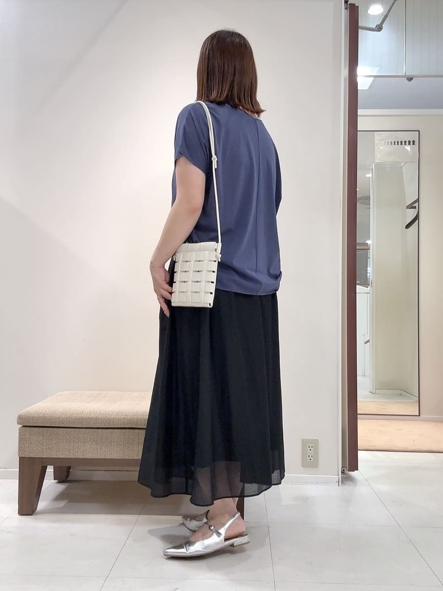 YUIさんの「UNTITLED｜【接触冷感/洗える】Vネックコットンプルオーバー」を使ったコーディネート