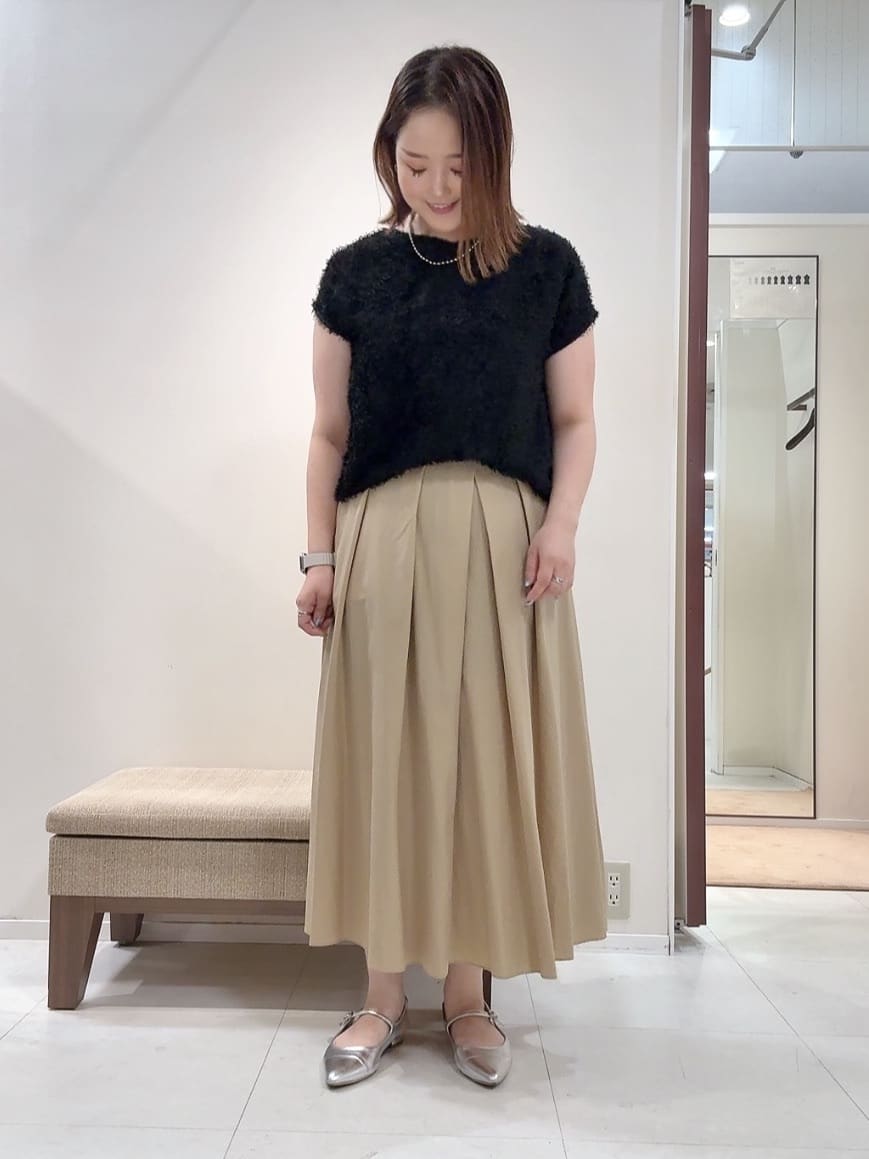 YUIさんの「UNTITLED｜【セットアップ可/洗える】フェザーフレンチスリーブブラウス」を使ったコーディネート