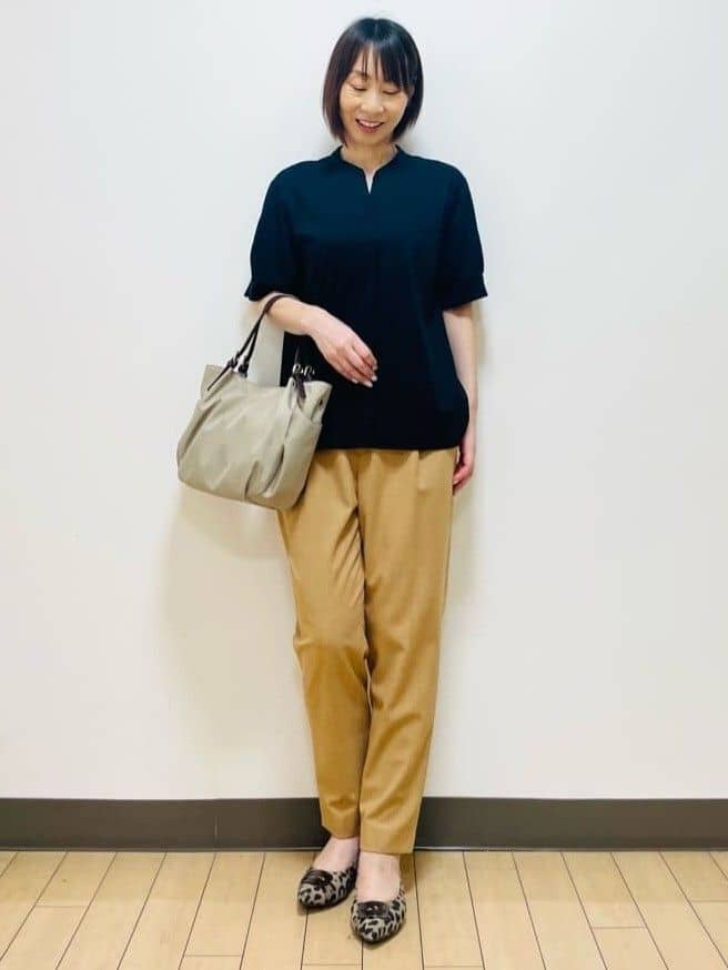 Riiさんの「Reflect｜【すっきり見え！長め丈／マシンウォッシュ可】スキッパーネックジャージトップス」を使ったコーディネート