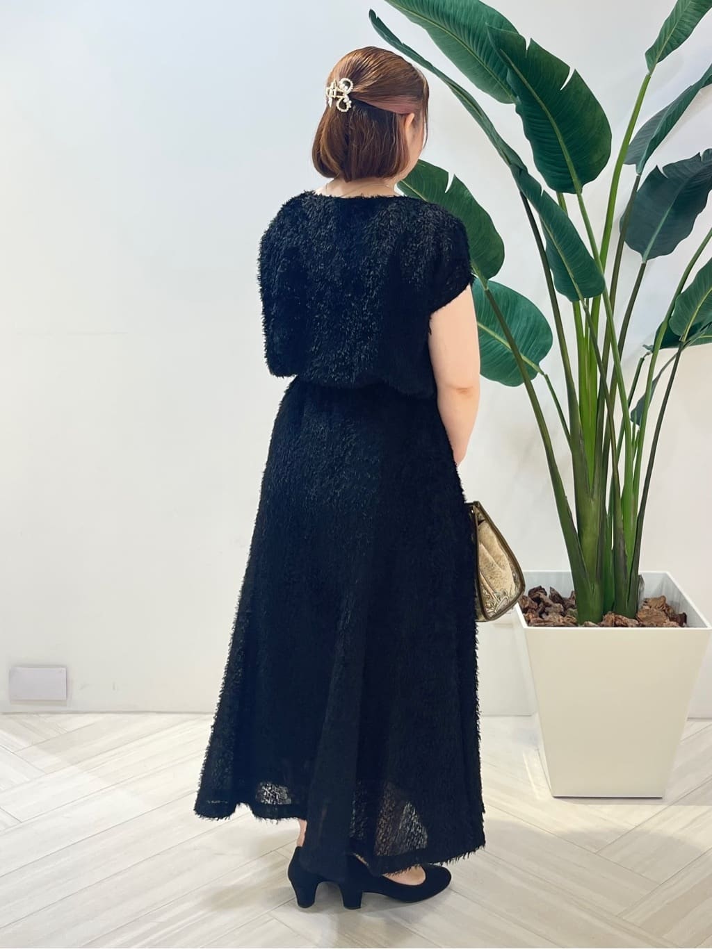 Tomoさんの「UNTITLED｜【セットアップ可/洗える】フェザーフレンチスリーブブラウス」を使ったコーディネート