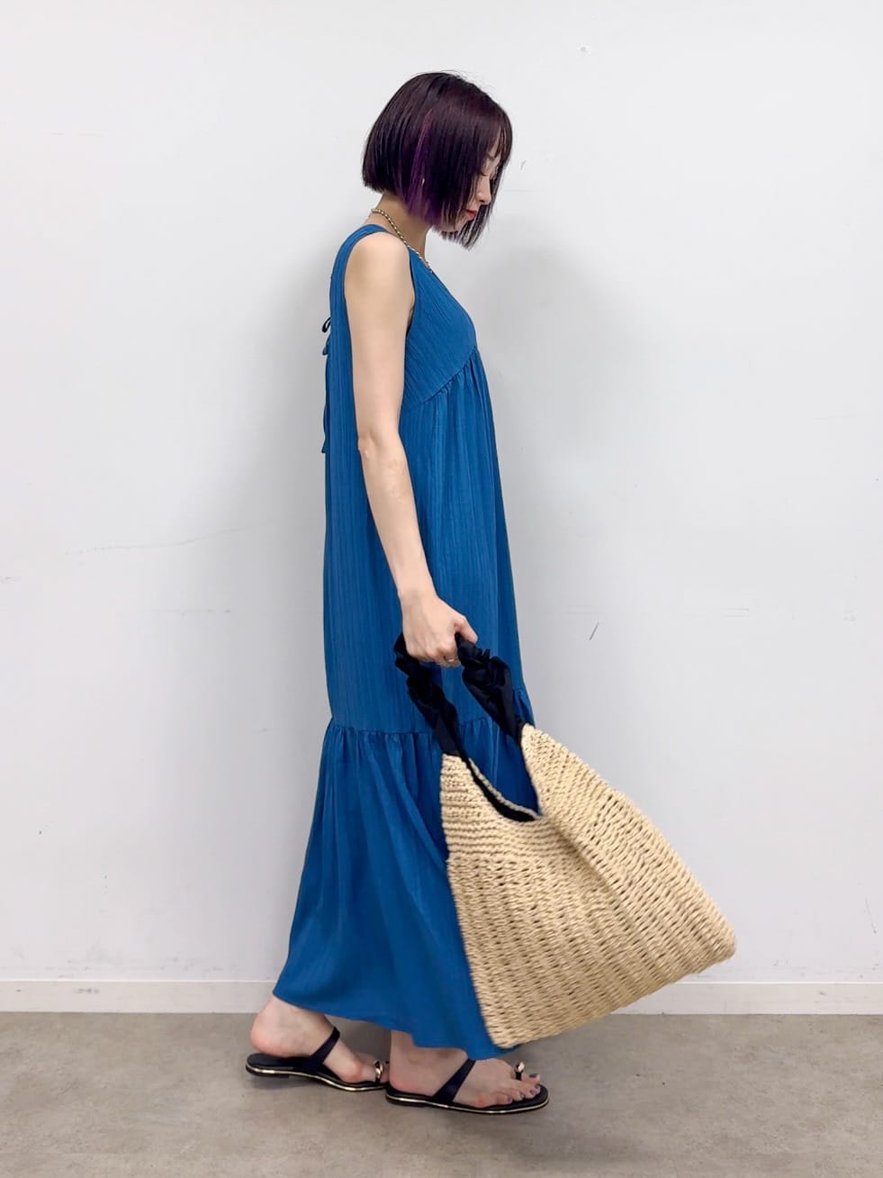 𝐜𝐡𝐢𝐤𝐚さんの「SHOO･LA･RUE｜【S-LL】後ろ姿も抜かりなく 1枚でサマ見え ティアードワンピース」を使ったコーディネート