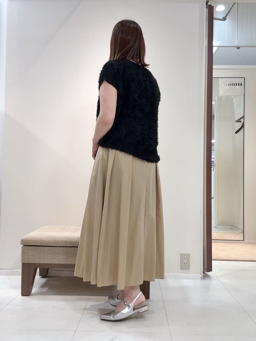 YUIさんの「UNTITLED｜【セットアップ可/洗える】フェザーフレンチスリーブブラウス」を使ったコーディネート