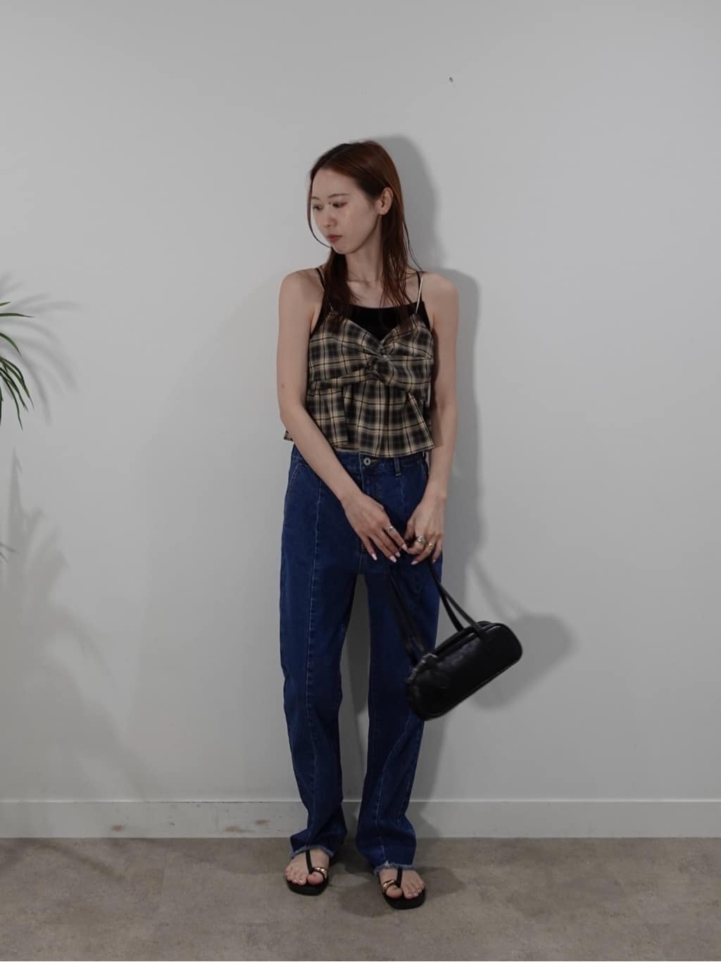 mitsukiさんの「INDIVI｜センターピンタックデニム」を使ったコーディネート