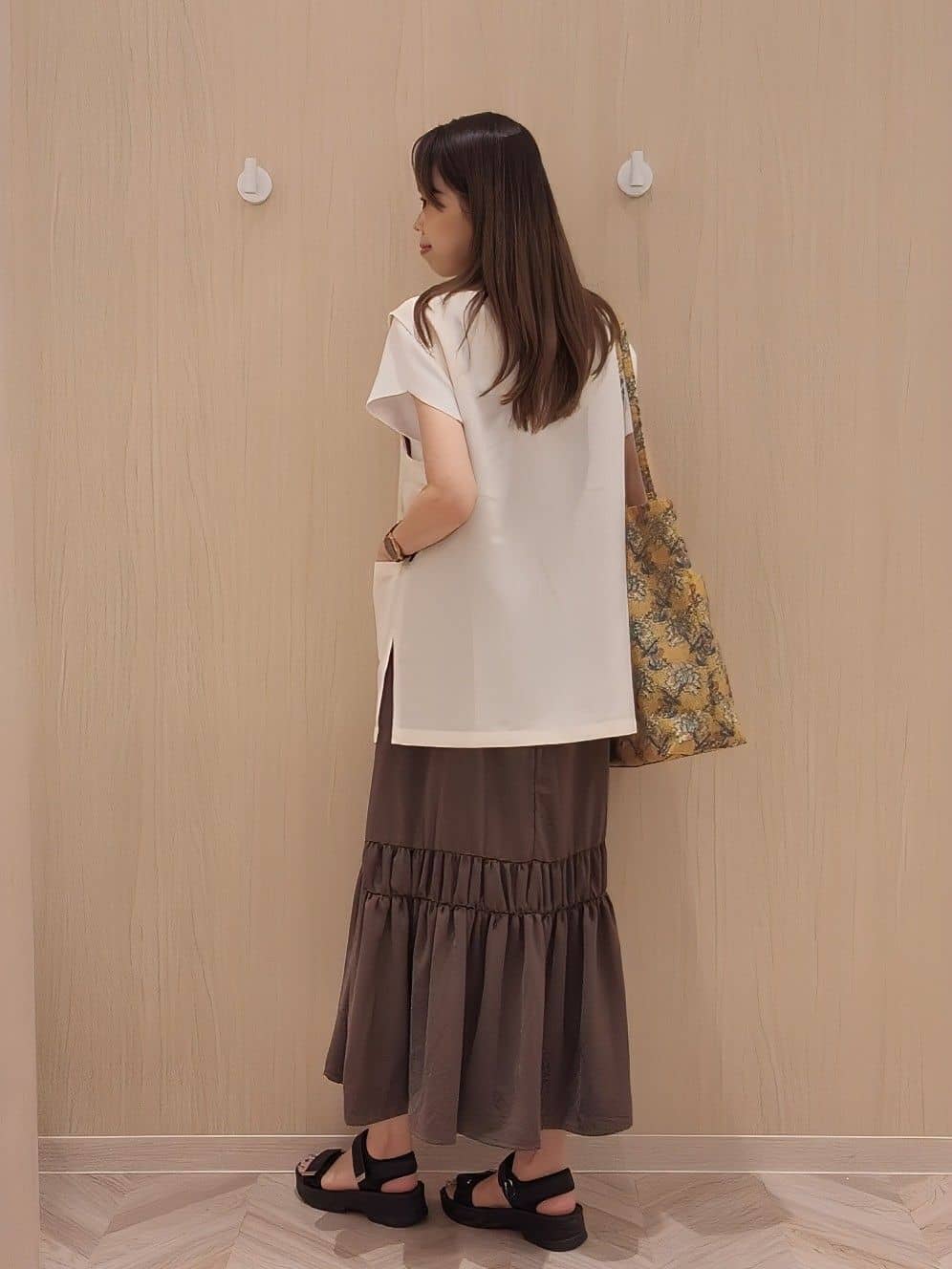 asadaさんの「SHOO･LA･RUE｜【S-LL】夏のレイヤードコーデに さらりと着られるメッシュジレ」を使ったコーディネート