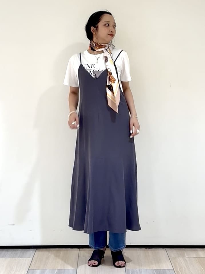 YUKAさんの「UNTITLED｜【洗える/肩紐調節可能】パウダーキャミワンピース」を使ったコーディネート