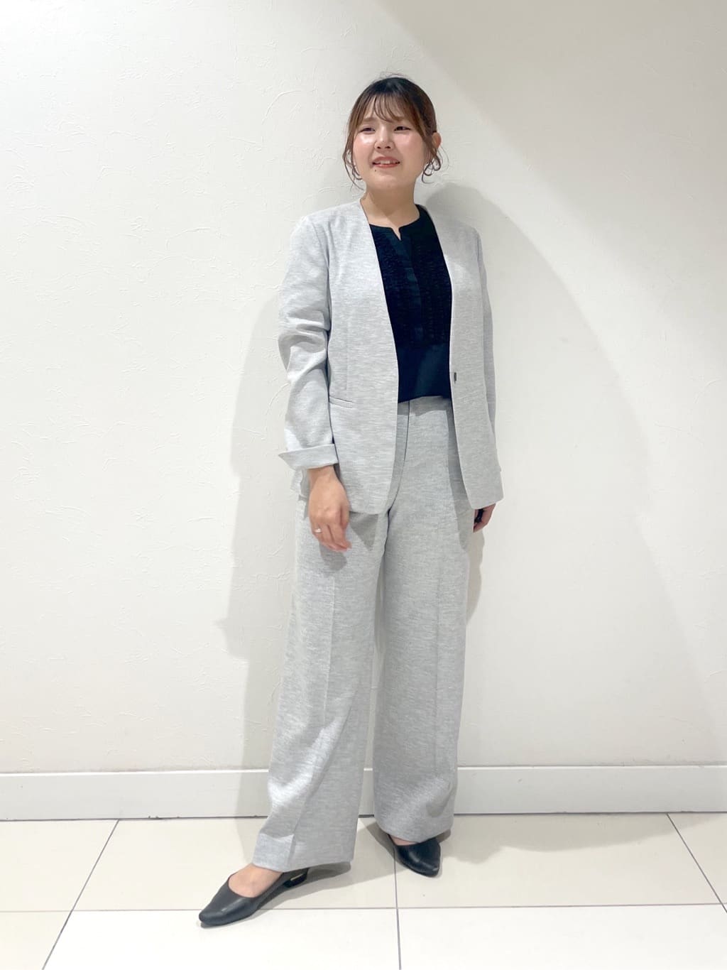 YUUKIさんの「INDIVI｜【洗える】胸元タックフリルブラウス」を使ったコーディネート