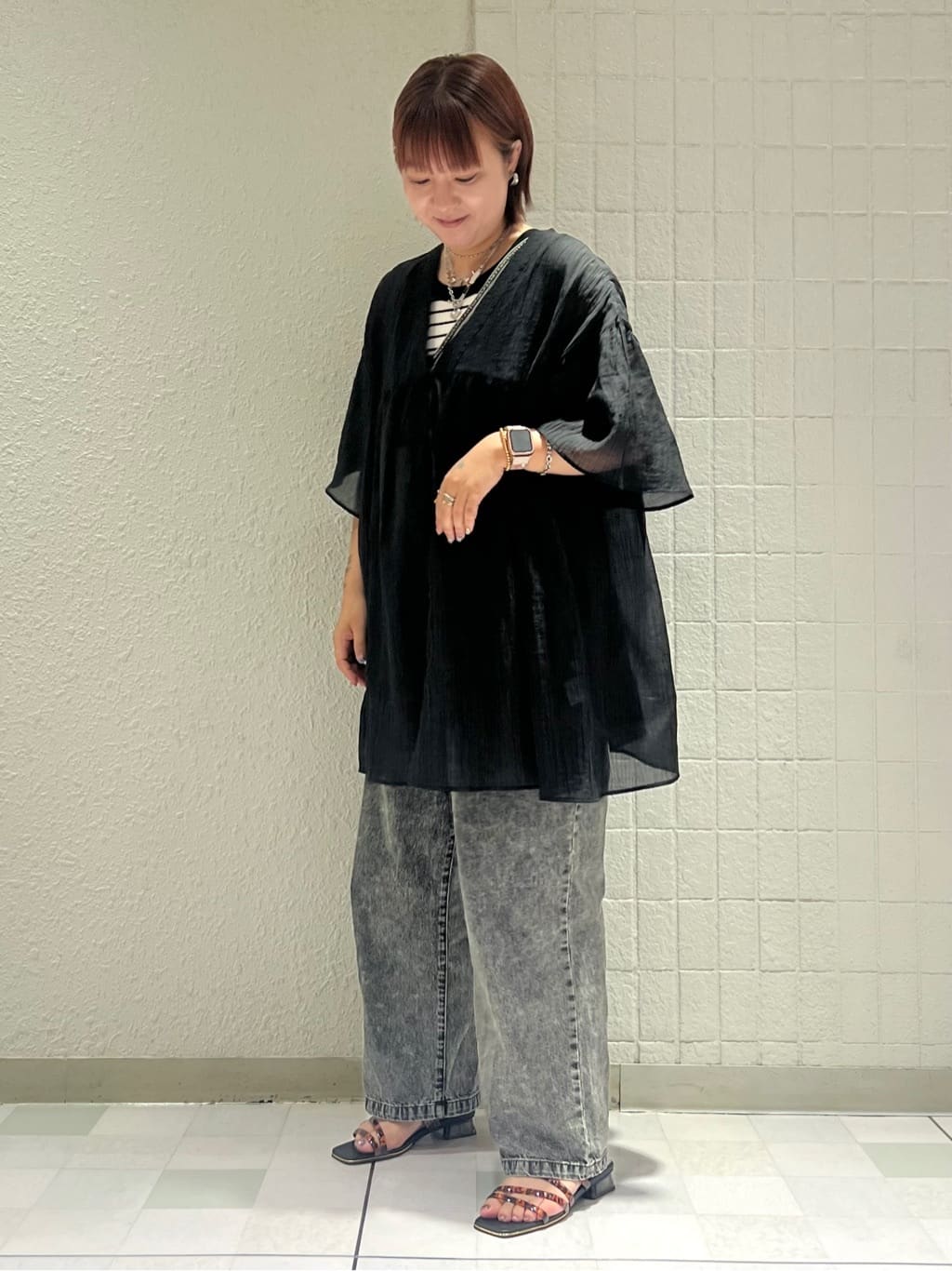 TAKAさんの「ESPERANZA｜スクエアトゥクリアフラットヒールミュール」を使ったコーディネート