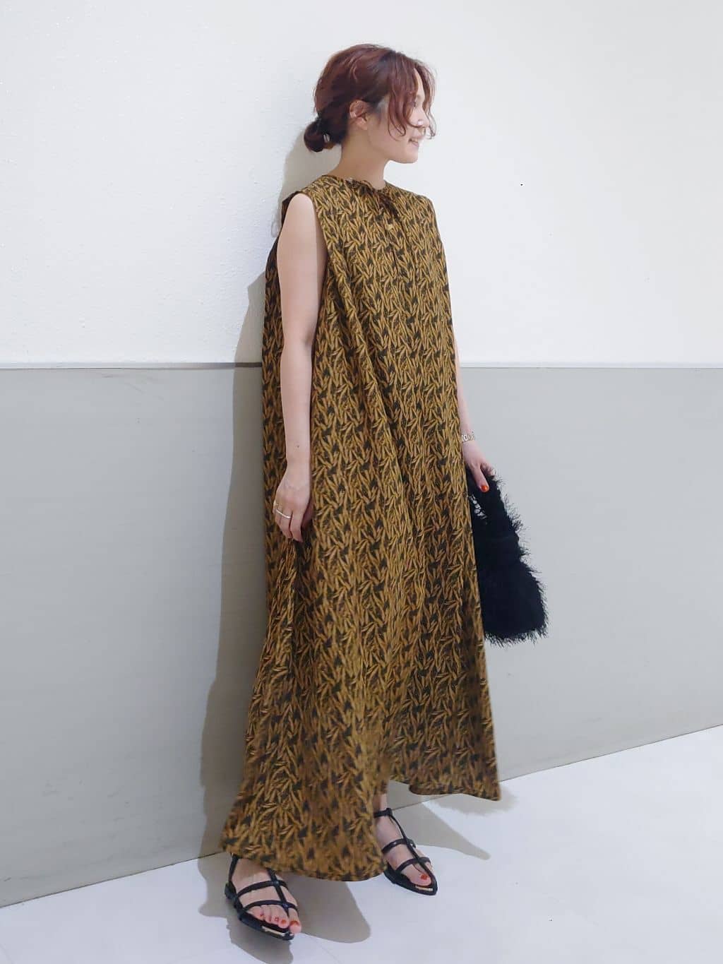 maruさんの「THE SHOP TK｜ショルダータックワンピース【洗える】」を使ったコーディネート