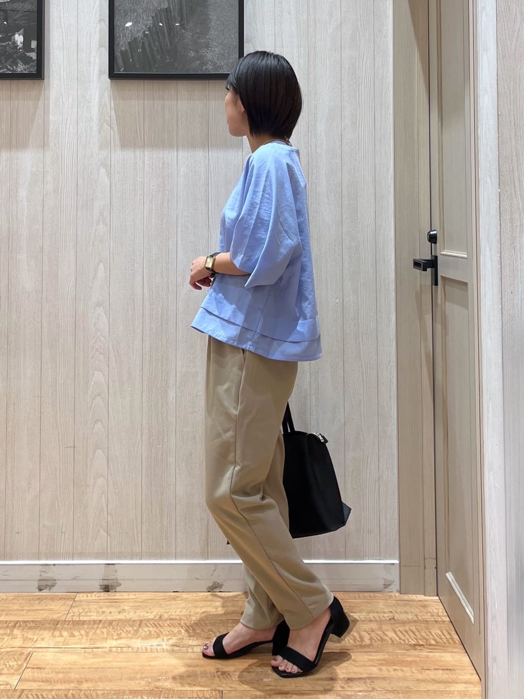 shirayuuuさんの「SHOO･LA･RUE｜【洗濯後しわになりにくい/UV/吸水速乾】大人きれいな バンドカラーシャツ」を使ったコーディネート