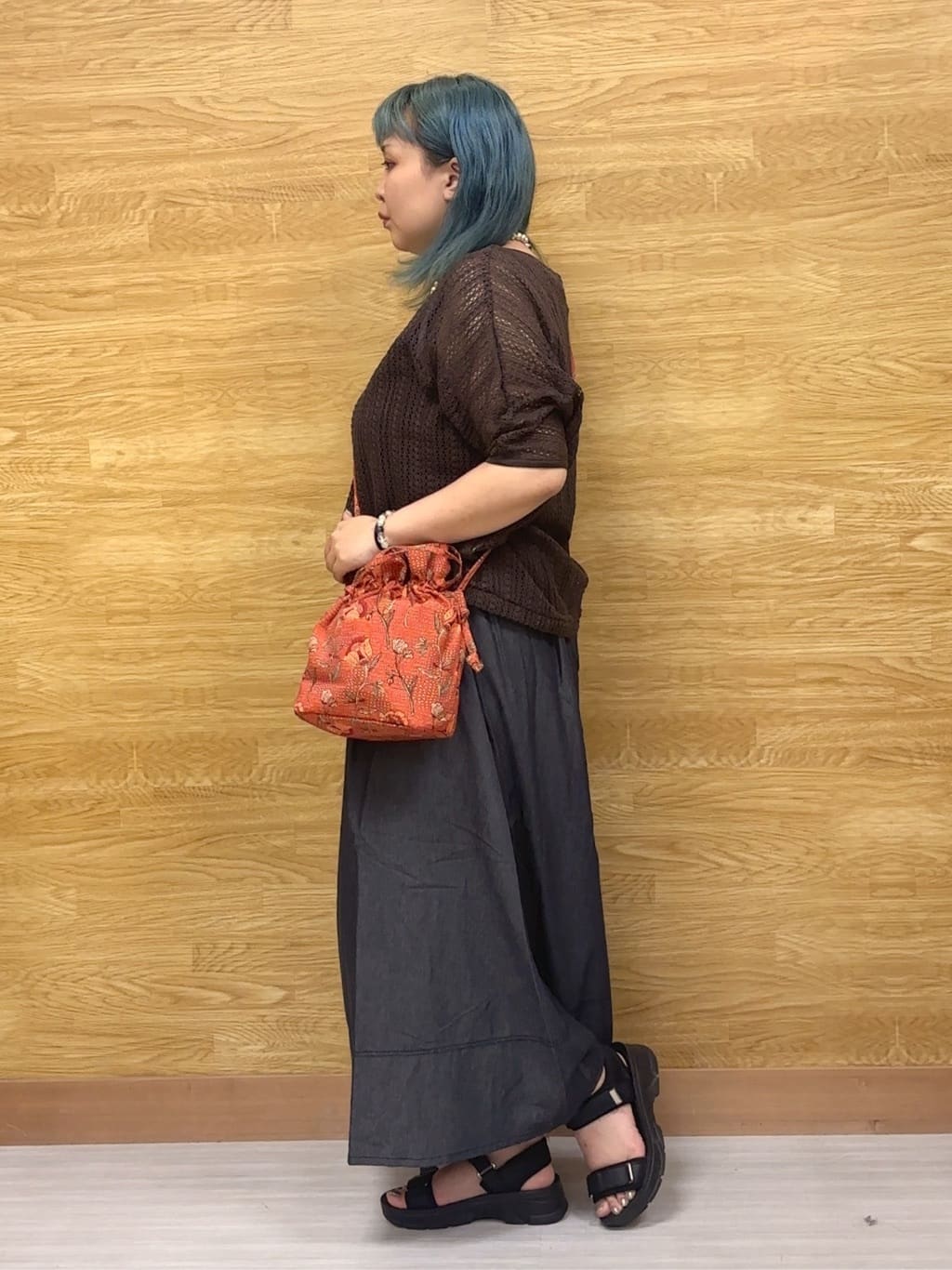 ぁむさんの「SHOO･LA･RUE｜【洗える/S-LL】季節の変わり目に 透かし柄が涼やか ジップブルゾン」を使ったコーディネート
