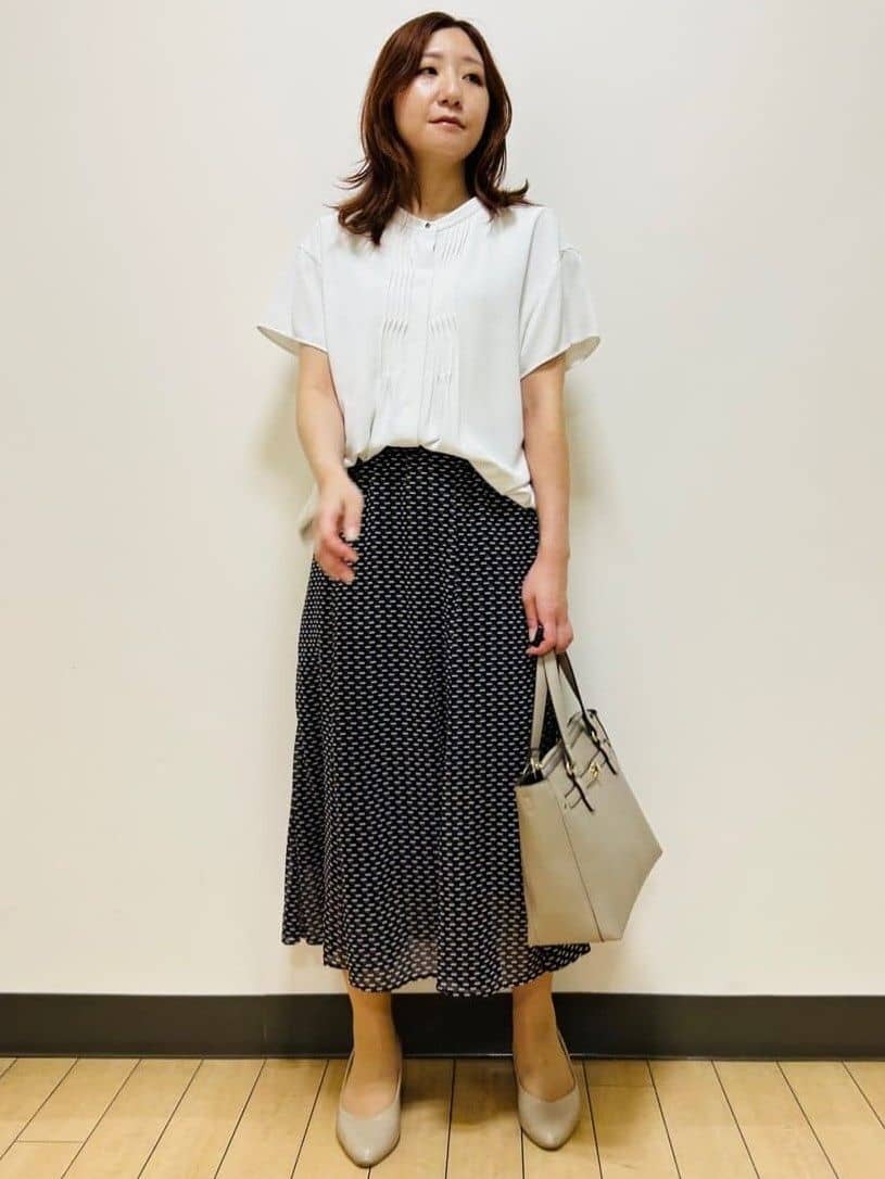 miiiさんの「Reflect｜【インナーに◎／すっきり見え！長め丈】タックデティールブラウス」を使ったコーディネート