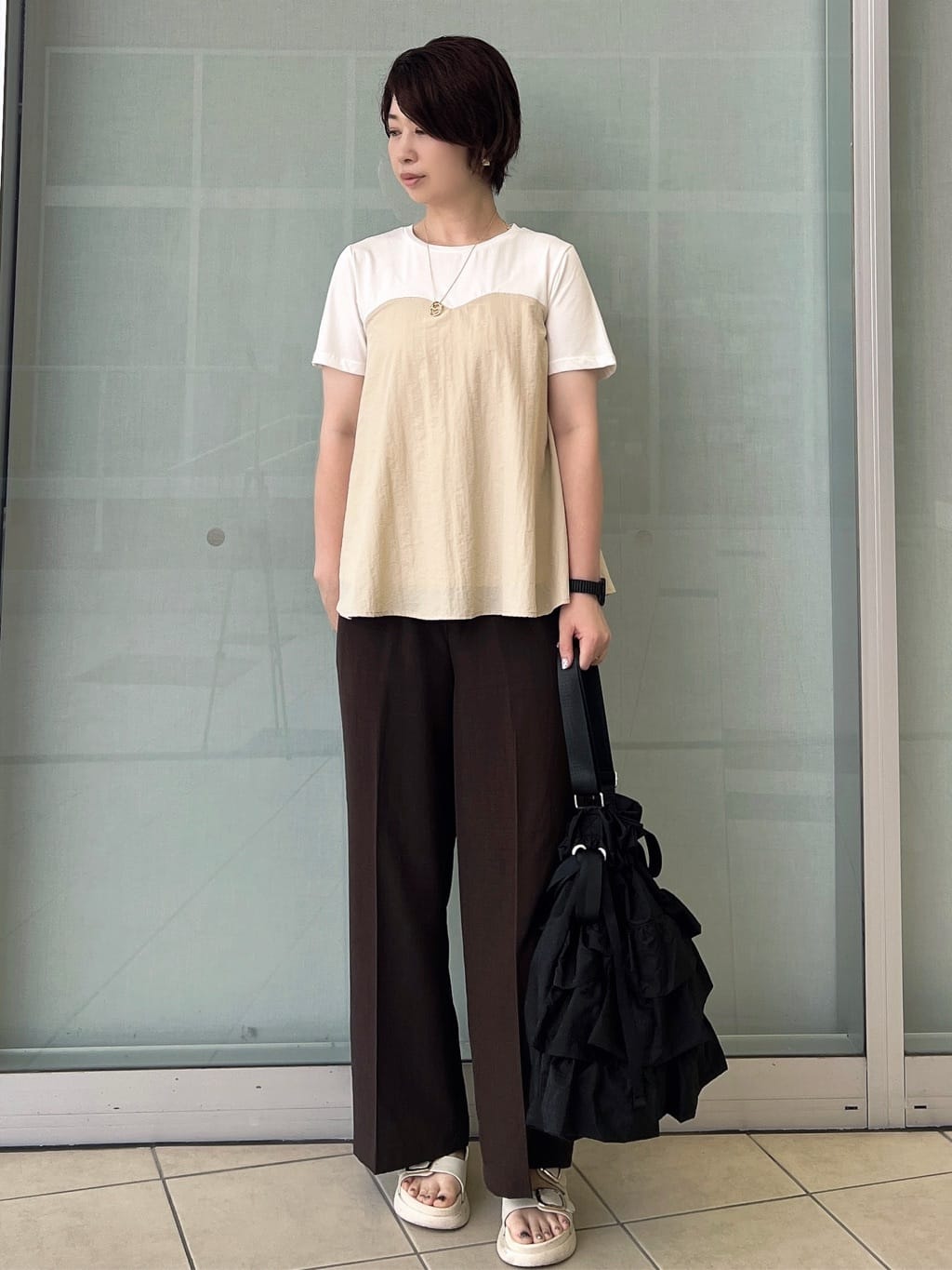 yo-koさんの「OPAQUE.CLIP｜ウエストサテン使いイージーワイドパンツ【洗濯機洗い可】」を使ったコーディネート