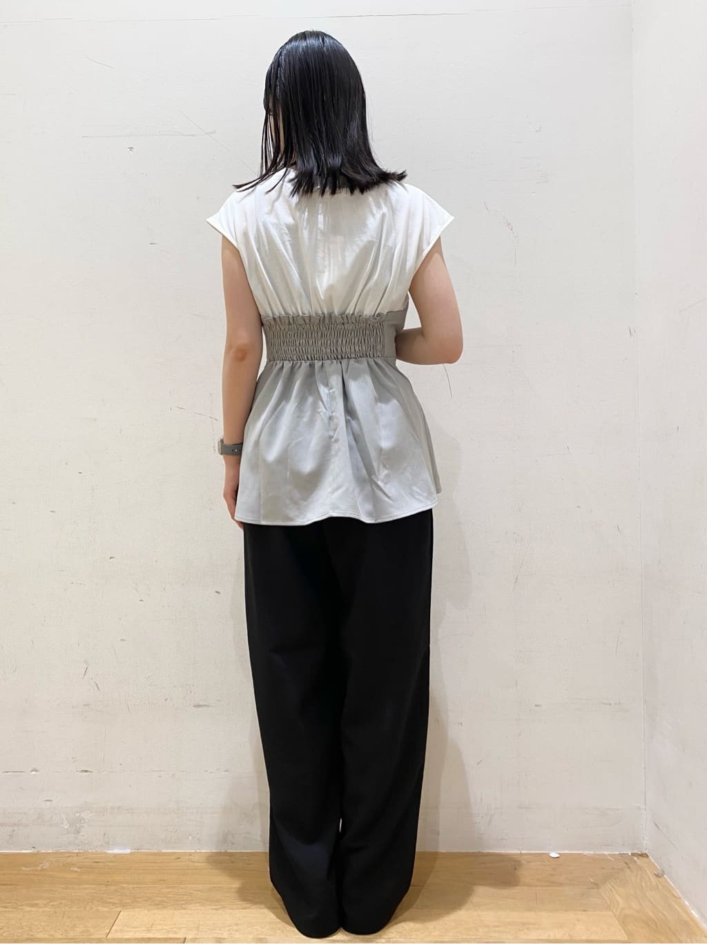 みなみさんの「OPAQUE.CLIP｜リネンライクタックワイドパンツ【洗濯機洗い可】」を使ったコーディネート