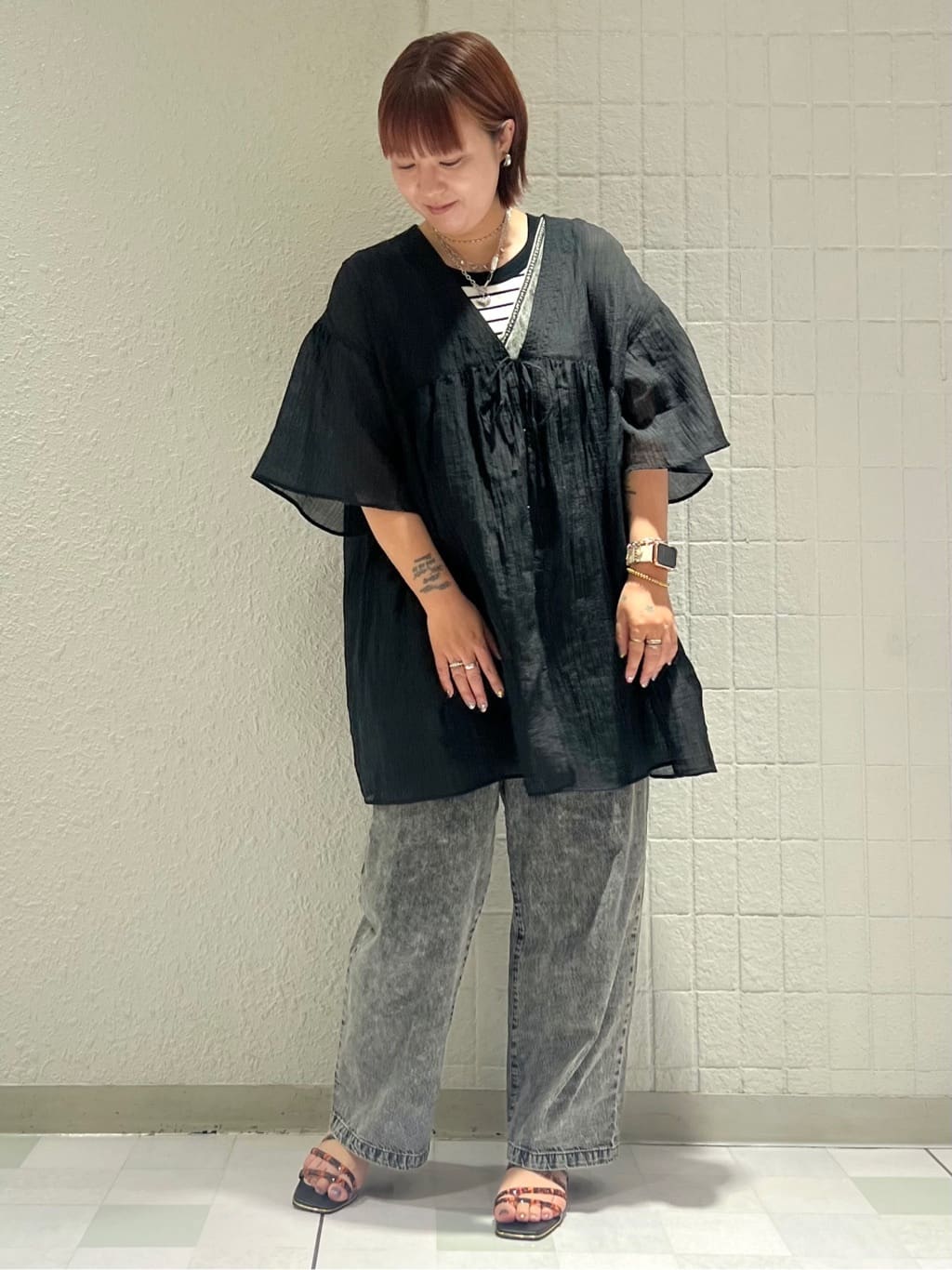 TAKAさんの「ESPERANZA｜スクエアトゥクリアフラットヒールミュール」を使ったコーディネート