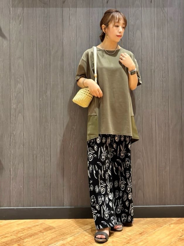 meiさんの「SHOO･LA･RUE｜【S-LL/UV/吸水速乾】きれいに体型カバー Aライン チュニックワンピース」を使ったコーディネート