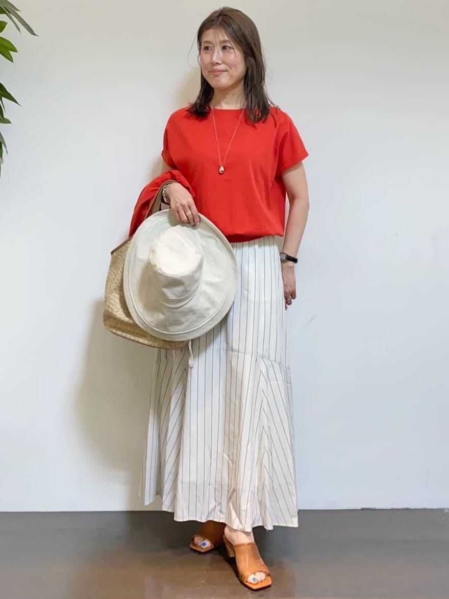 tomoさんの「UNTITLED｜【遮熱・UVカット・ウォッシャブル】つば広HAT」を使ったコーディネート