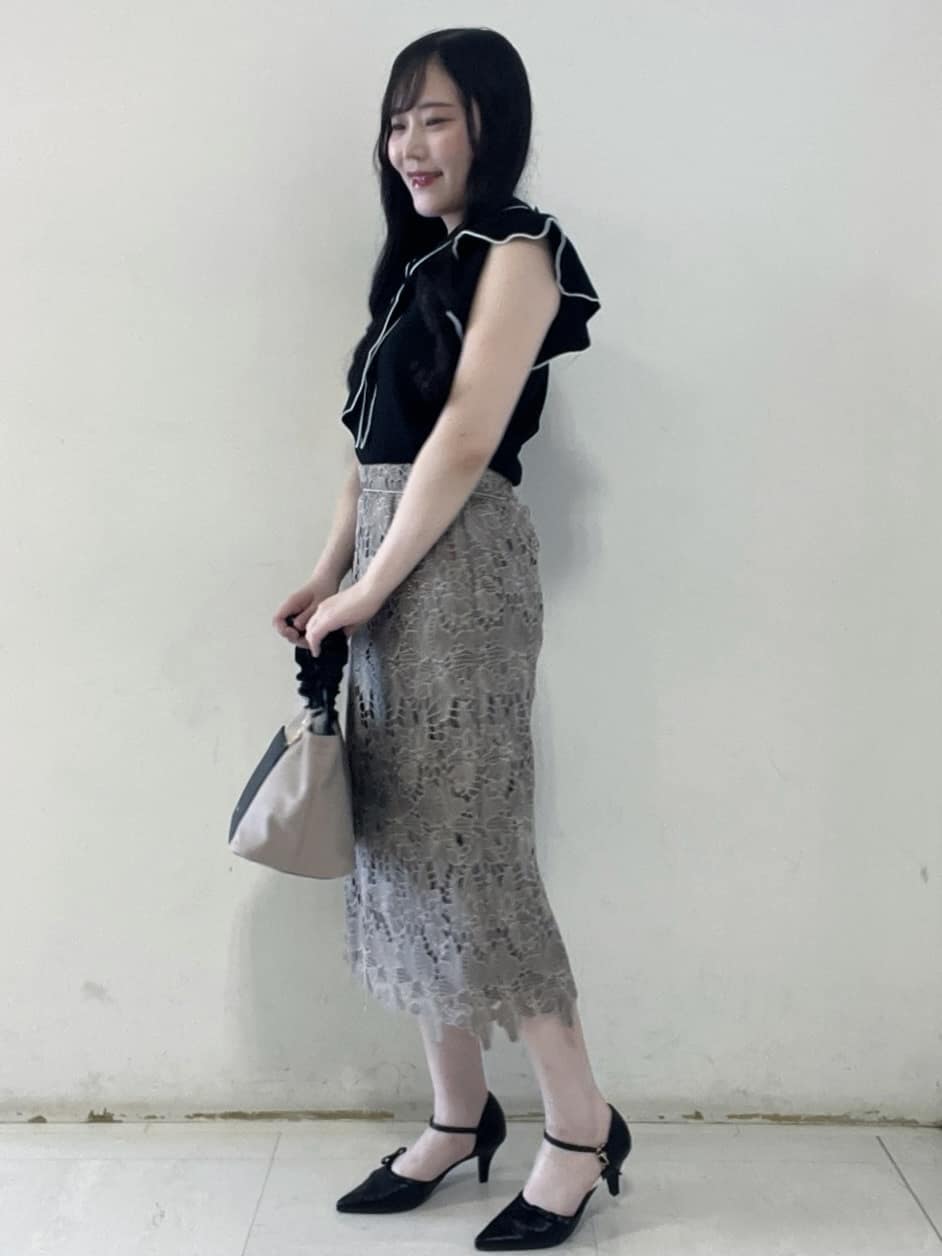 Hitomiさんの「index｜フレアスリーブボウタイニット【洗濯機洗い可／接触冷感／抗ピル】」を使ったコーディネート