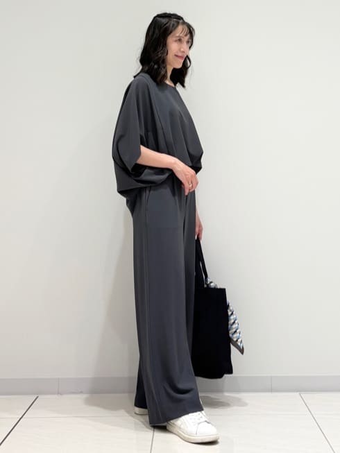 kayoさんの「INDIVI｜【体型カバー/SETUP可能】ジョーゼット　ドルマンブラウス」を使ったコーディネート