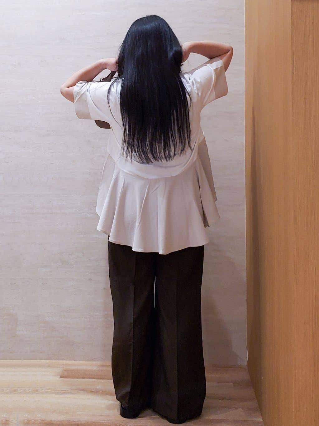 ちぃさんの「OPAQUE.CLIP｜配色フハクドッキングペプラムトップス【洗濯機洗い可／抗ピル】」を使ったコーディネート