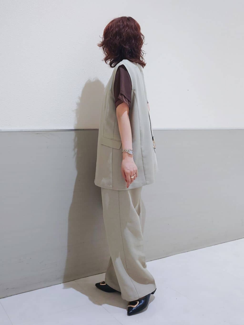 maruさんの「THE SHOP TK｜【スッキリ決まる】パナマメッシュジレ/洗える/セットアップ可」を使ったコーディネート