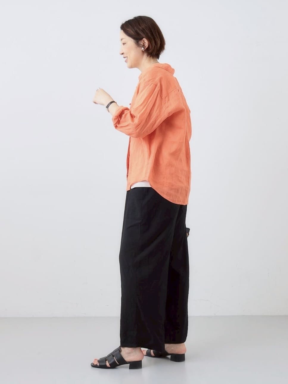 yuriさんの「INDIVI｜【洗える／UVケア／SETUP可能】ドロストワイドパンツ」を使ったコーディネート
