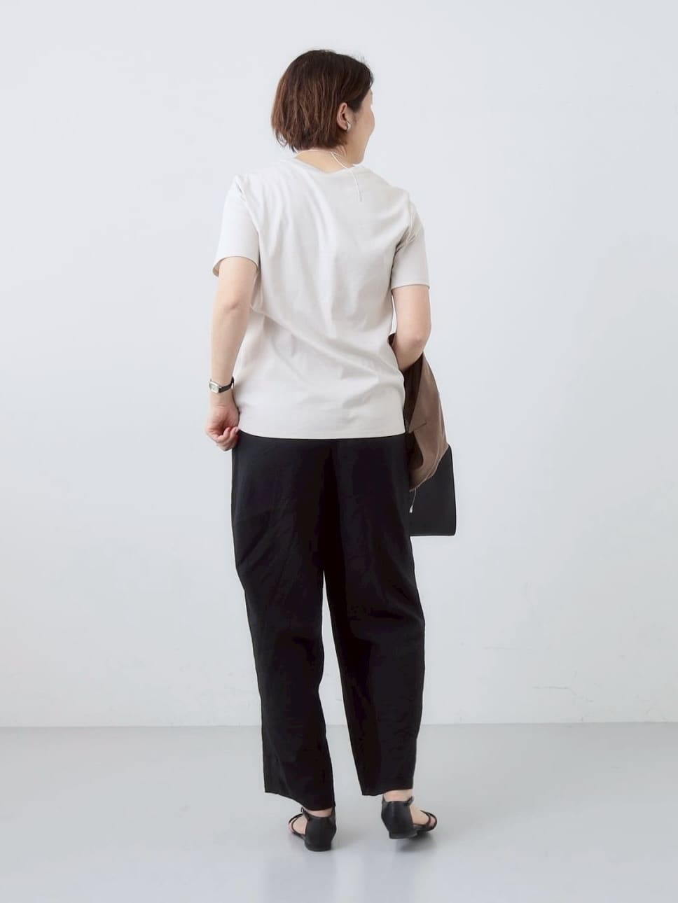 yuriさんの「INDIVI｜【洗える／UVケア／SETUP可能】ドロストワイドパンツ」を使ったコーディネート