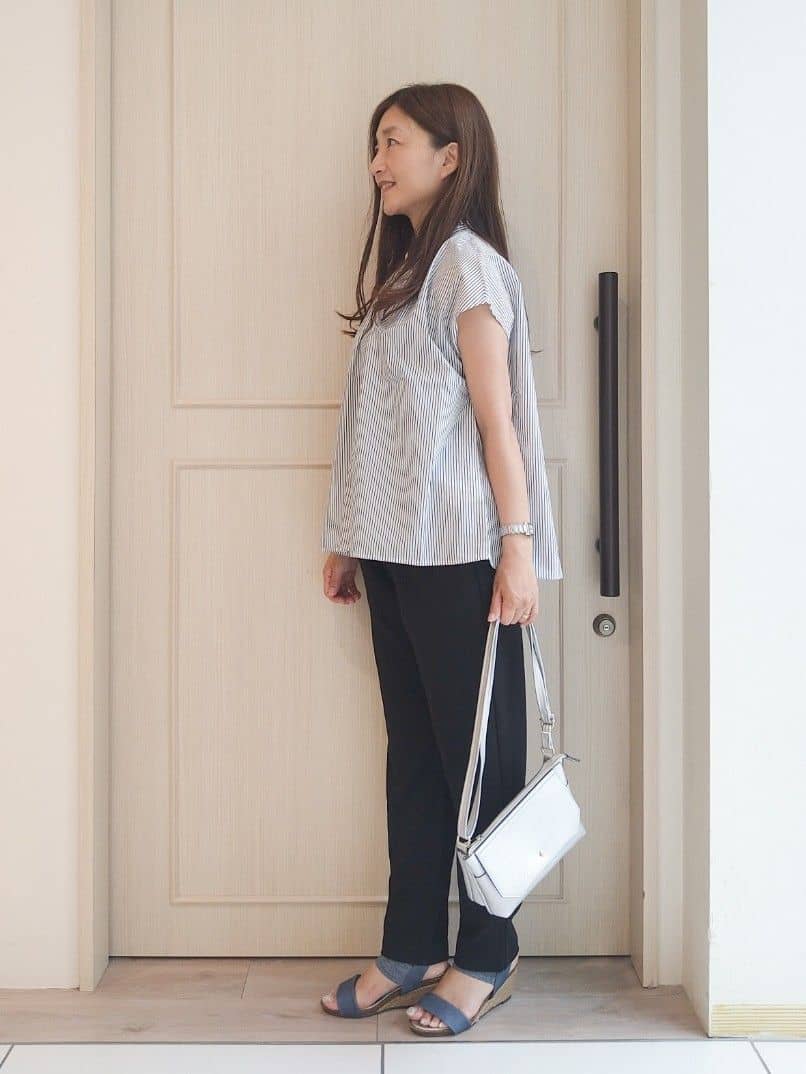 mi-saさんの「SHOO･LA･RUE｜【洗える/S-LL】プチフリル襟が女性らしい フレンチスリーブシャツ」を使ったコーディネート