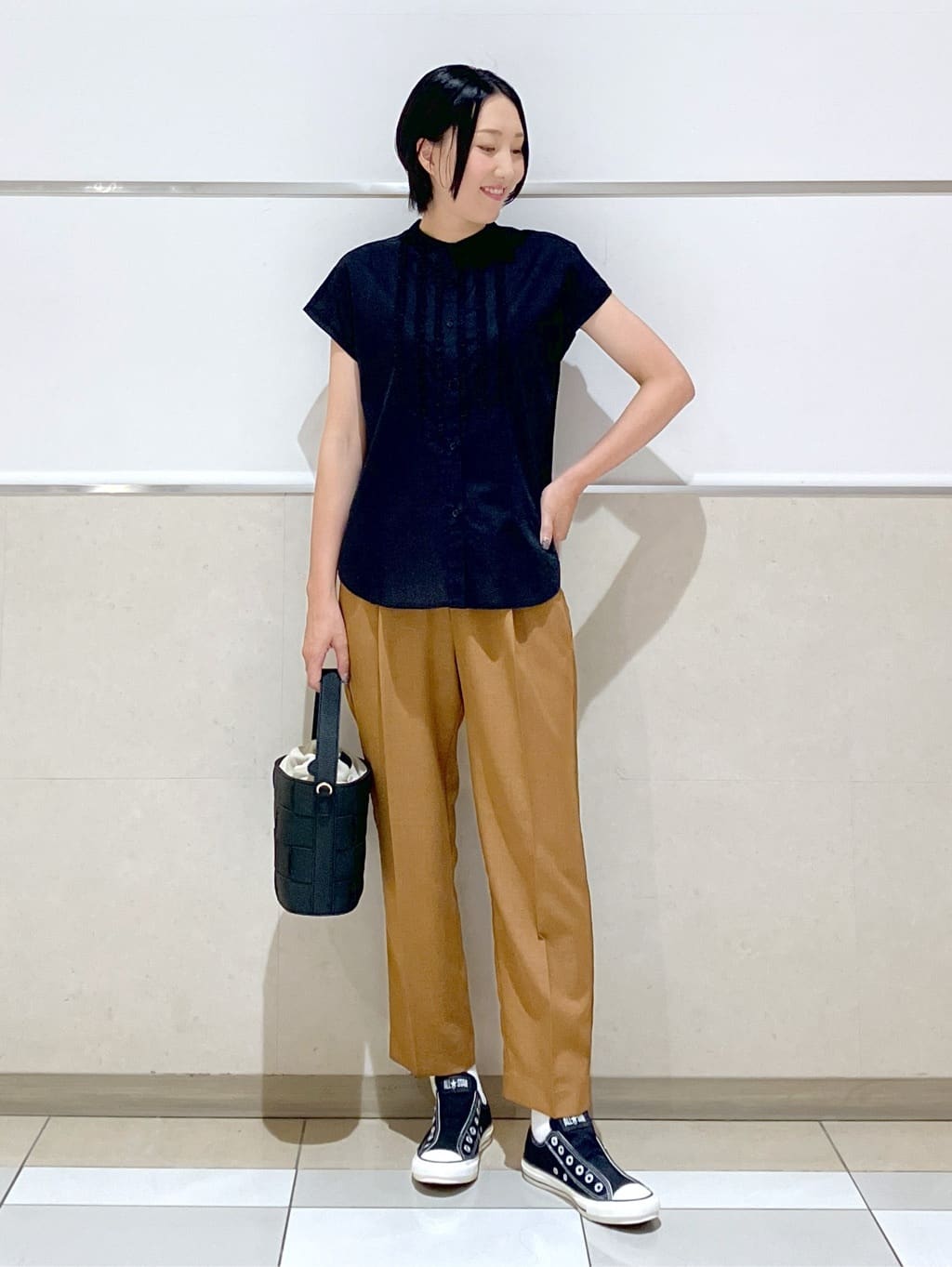 eriko さんの「Dessin｜【洗える】スタンドカラーフリルブラウス」を使ったコーディネート