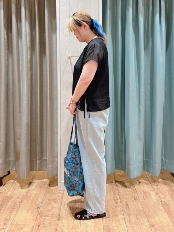 HANAさんの「SHOO･LA･RUE｜【洗える/S-LL】上品なシアー感 レイヤード風トップス」を使ったコーディネート
