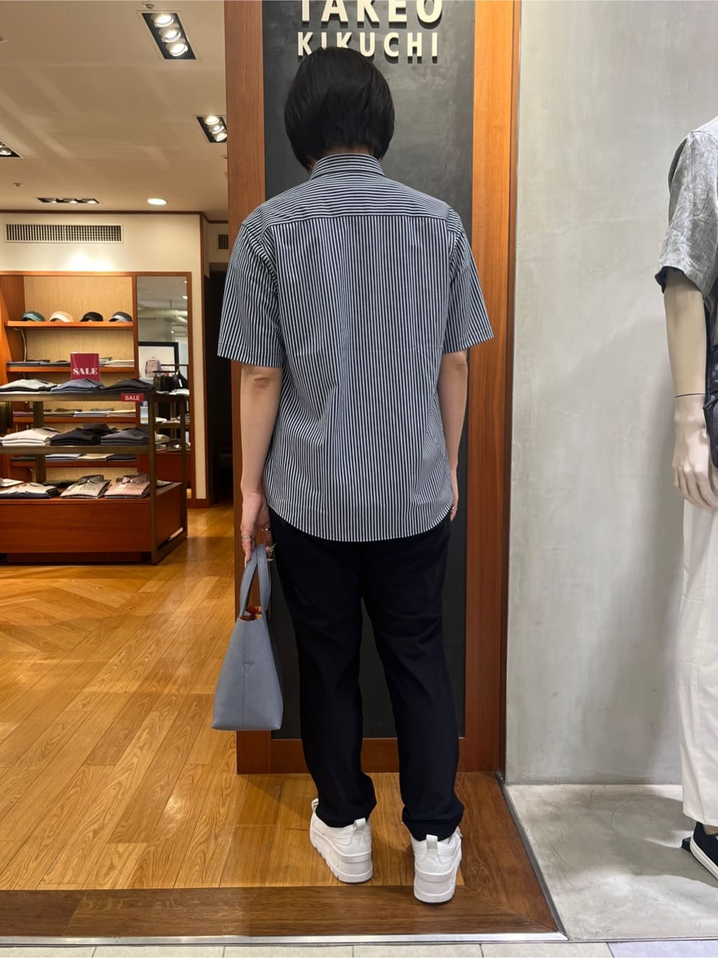 ちゃんみなさんの「TAKEO KIKUCHI｜【COOL CITY WEAR】ストライプジャージ ボタンダウンシャツ /接触冷感」を使ったコーディネート