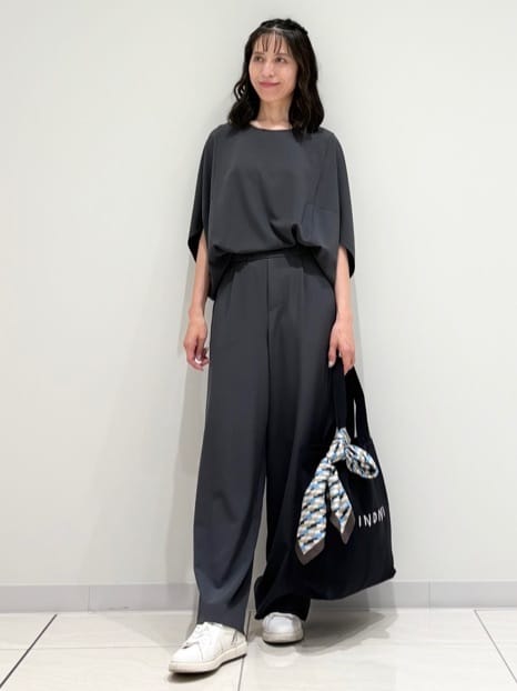 kayoさんの「INDIVI｜【体型カバー/SETUP可能】ジョーゼット　ドルマンブラウス」を使ったコーディネート