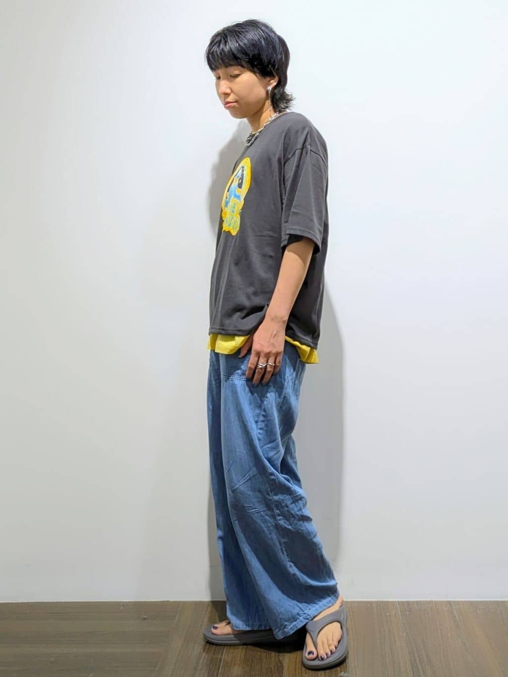 4410さんの「THE SHOP TK｜異素材切替フォトプリントTシャツ【洗える】」を使ったコーディネート