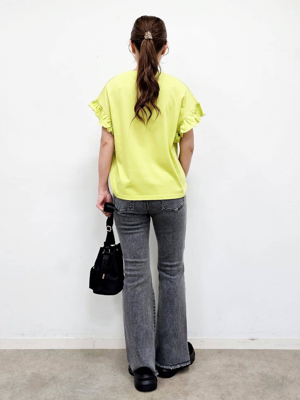 ゆゆさんの「SHOO･LA･RUE｜【S-LL/汗ジミ軽減/ひんやり/UVカット】フリルTシャツ」を使ったコーディネート
